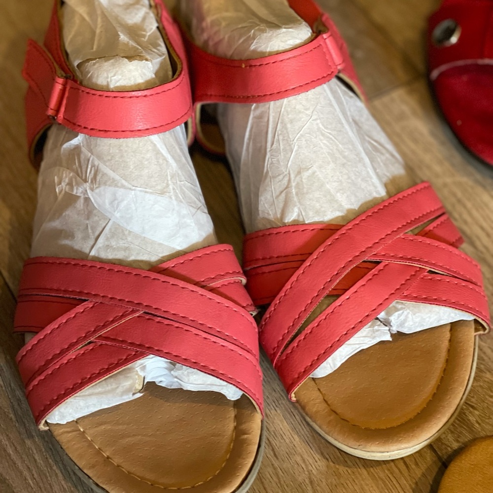 Women’s sandals